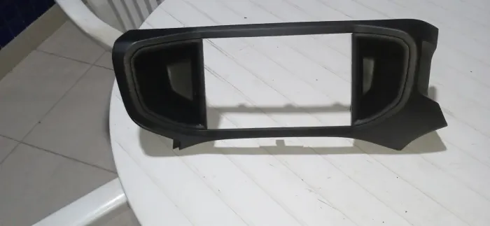 Moldura rádio multimídia original Gm Chevrolet Onix Prisma Cobalt Mídia Nav 