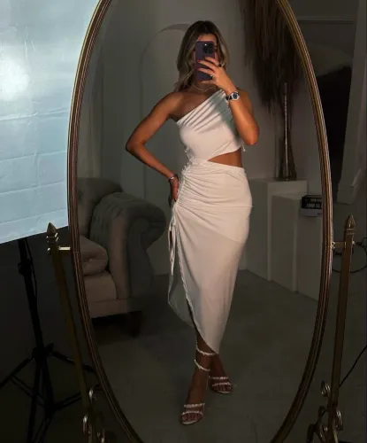Vestido Branco Assimétrico com fenda lateral - Tamanho Único