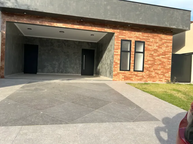 CASA TÉRREA, NOVA E PERFEITA NO GOLDEN PARK 