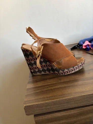 Sandália salto plataforma 
