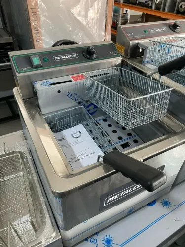 NZ. Fritadeira elétrica óleo zona fria 8.000w METALCUBAS