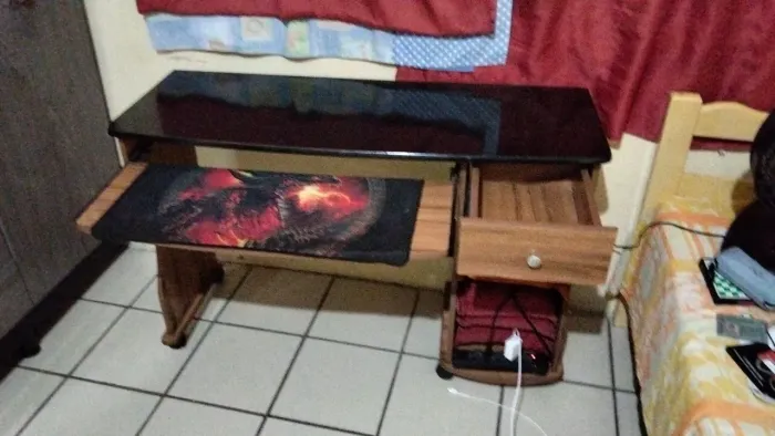 MESA DE MDF À VENDA