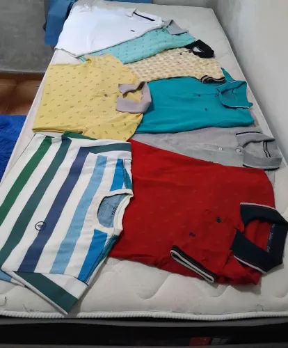 Vendo combo de camisas, tamanho 16anos. Valor 130reais