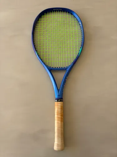 Raquete Yonex Ezone 100, 300 g, L2
