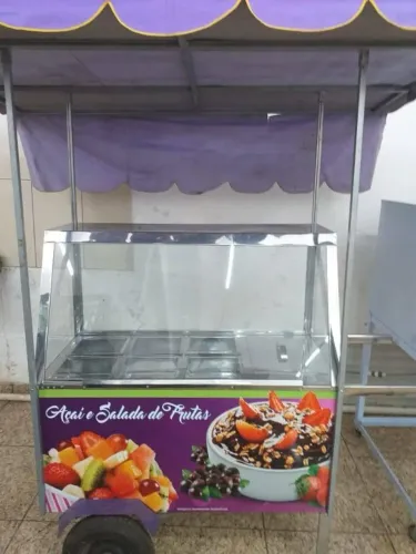 Carrinho de Açaí e Salada de Frutas
