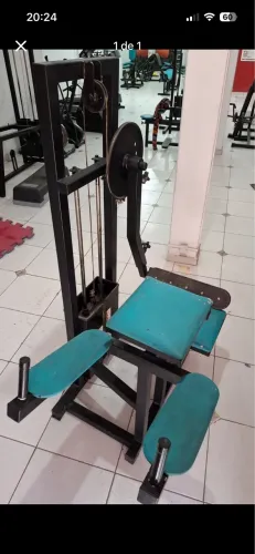 Máquina de Glúteo 4 Apoios Academia 80kg