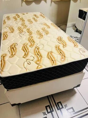 Cama box+ colchao semi novos