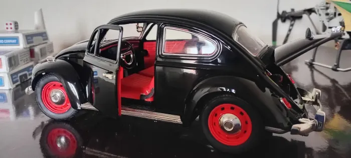 Miniatura fusca 1/18 com modificações 