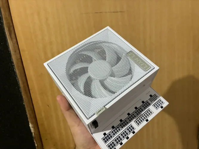 Fonte Lian Li EDGE 1000G