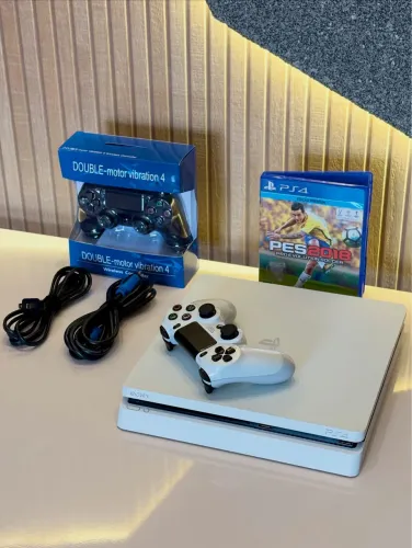 Ps4 slim Glacier white | 1 TB | Em estado de novo!