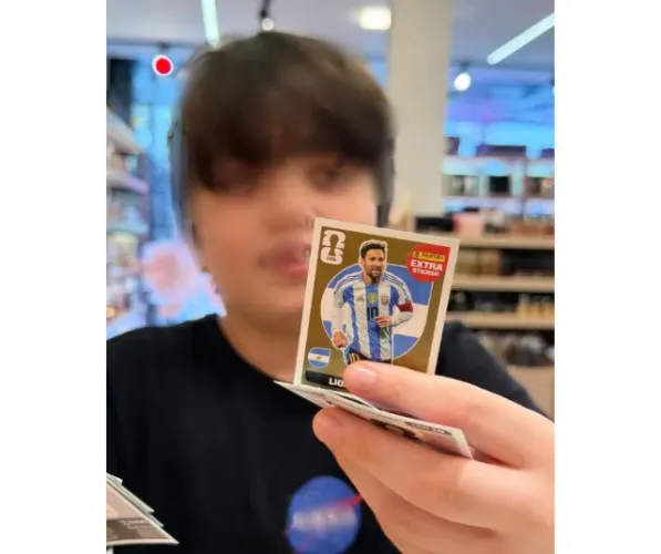 Figurinha Lionel Messi Ouro - Panini Original