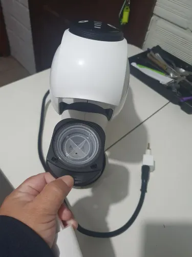Cafeteira nova na caixa DOLCE GUSTO