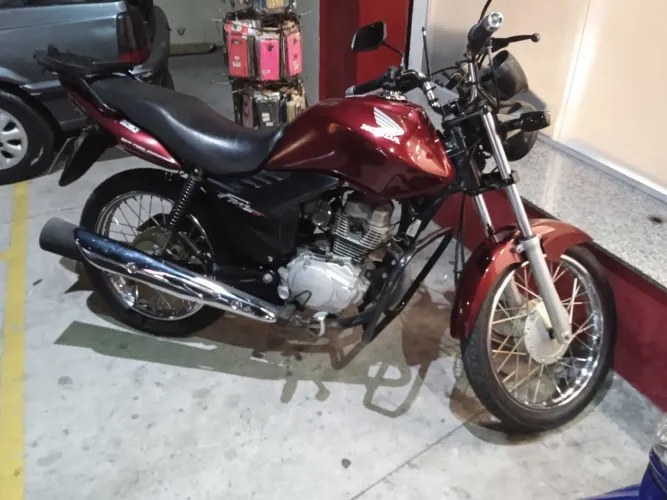 Fan 150 - 2012 vermelha