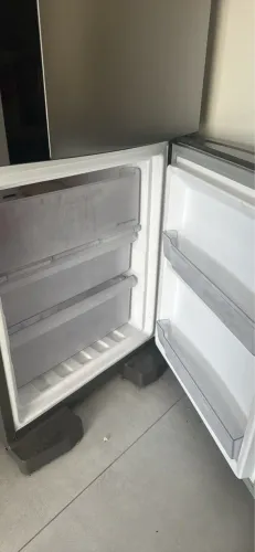 Geladeira Consul Frost Free Inverse Inox - 1 ano de uso - Excelente estado