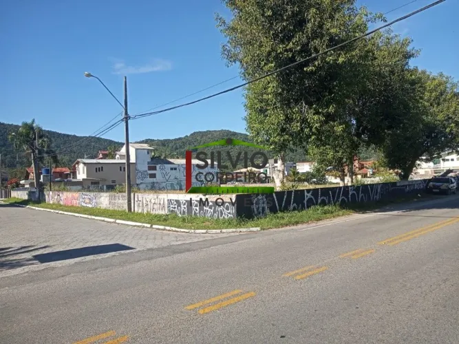 Terreno na Barra da Lagoa