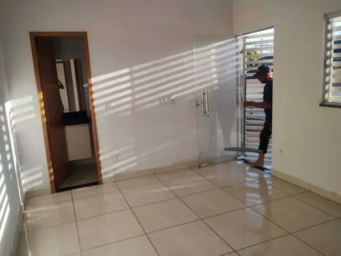 APARTAMENTO 3 QUARTOS SENDO 1 SUÍTE SACADA GARAGEM COBERTA INCLUSO CONDOMÍNIO ÁGUA E IPTU