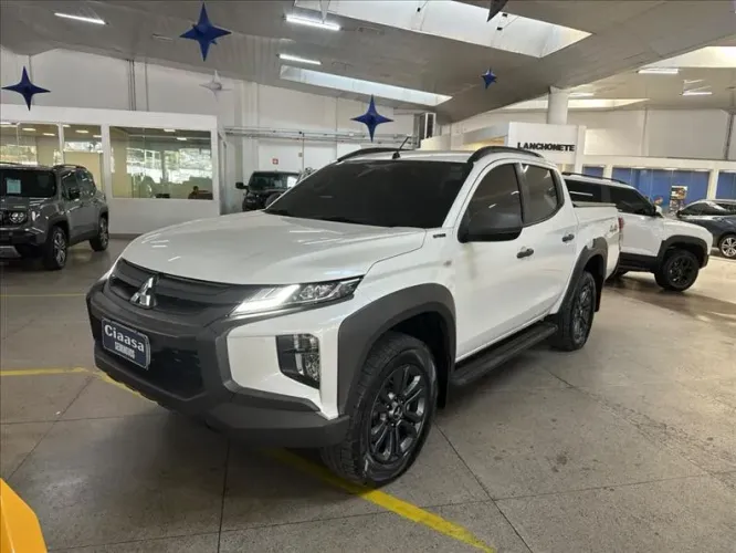 Mitsubishi TRITON GLS 2.4 CD 4X4 TB Diesel Aut. 2025