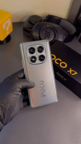 Celular Poco X7