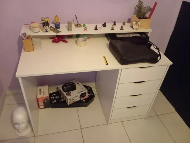 ESCRIVANINHA TOK&STOK EM ESTADO DE NOVA