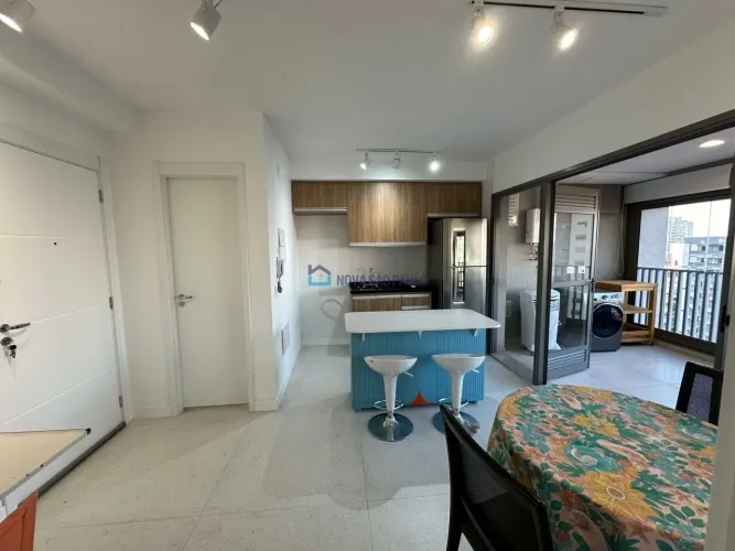 Apartamento à venda próximo ao metro Ana Rosa.