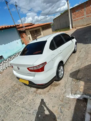 Fiat Grand Siena Attrac. 1.4 EVO F.flex 8V 2014