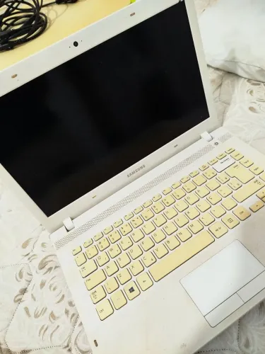 Notebook Samsung 270E - com defeito