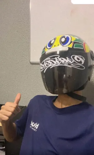 Capacete em perfeito estado tamanho 56