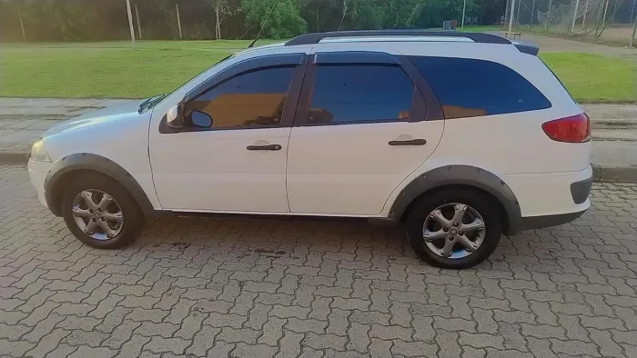 Fiat Palio Weekend Trekking 1.6 Flex 16V 5P 2013