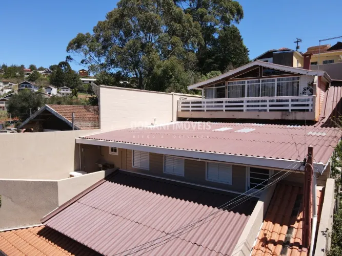 Casa Residencial ou Comercial com 04 Quartos na Região da Vila Nova Suíça