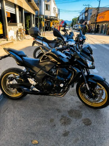 Moto Kawasaki Z750