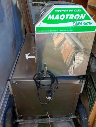 Vendo uma máquina de moer cana nova