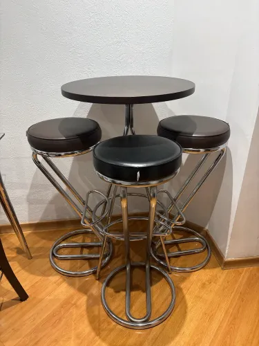 Mesa Bistrô Tok&Stok + 3 Banquetas Cromadas | Conjunto Retrô