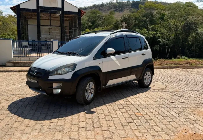 Fiat Idea Advent./ Adv.locker 1.8 MPI Flex 5P 2011