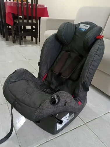 Cadeirinha Matrix Reclinável e higienizada