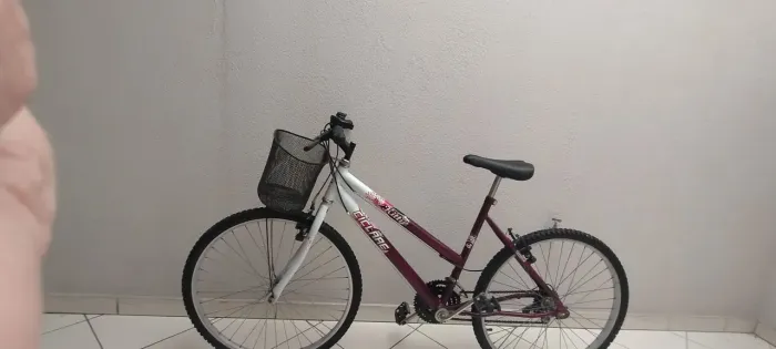 Bicicleta feminina Aro 26 com cesta 