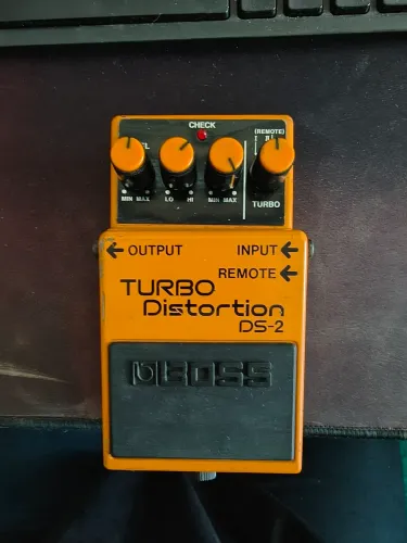 Pedal de distorção Boss DS-2 Turbo Distortion