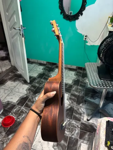 Ukulele Tagima 21K