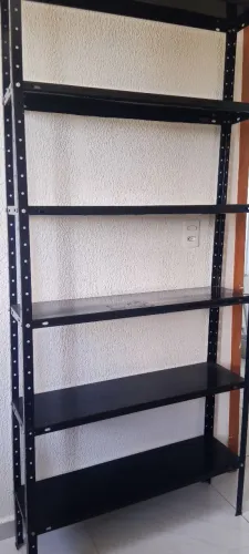 Estante de ferro