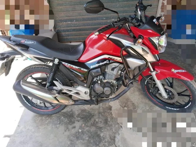 Titan 160 2022 com apenas 21.517 km única dona ( moto de mulher ) em perfeito estado