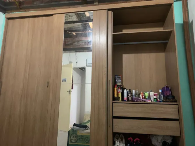 Vende-se guarda roupa 3 portas