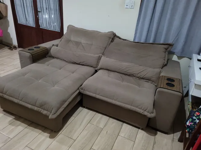 Sofá retrátil e reclinável