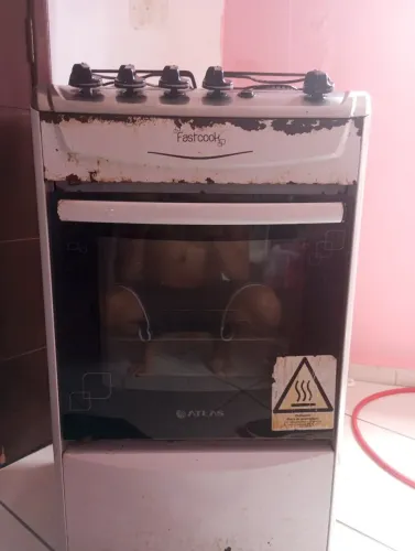 Fogão funcionando tudo, detalhes apenas