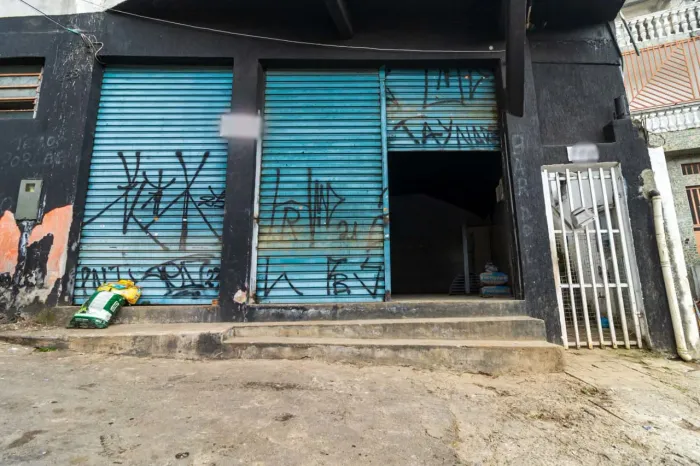 Sala comercial na Avenida Chica Luísa, 158  70 m²