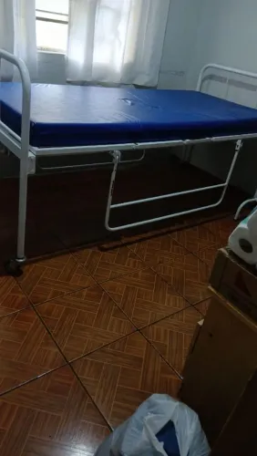 Cama Hospitalar e Colchão que faz massagem com motor