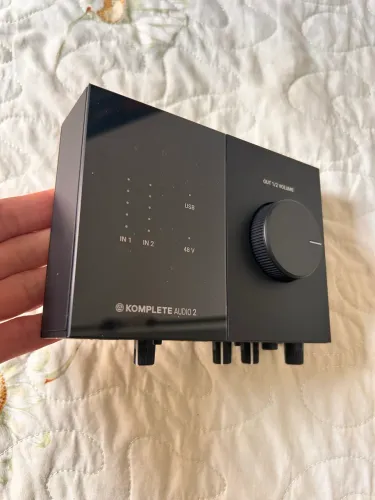 Interface de áudio Komplete áudio 2 NI