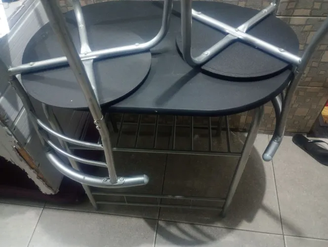 Vendo mesa compacta para cozinha com pouco espaço