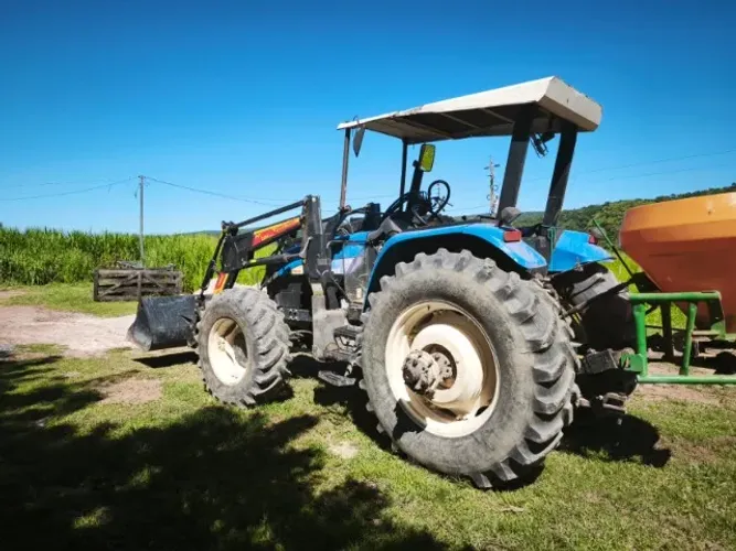 Trator TM150 2006