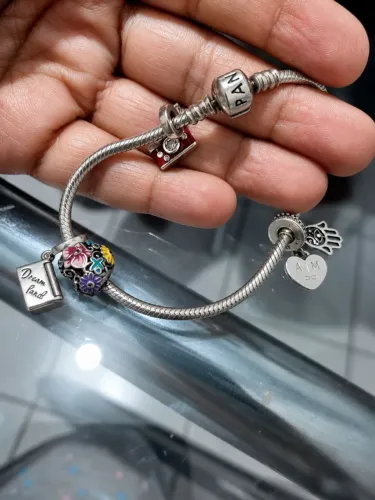 Pulseira Pandora + berloques