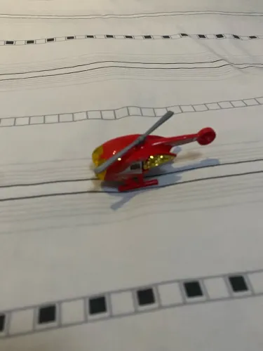Helicóptero hotwheels