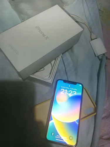 iPhone X 64gb - Leia o anúncio. NÃO BAIXO O VALOR.